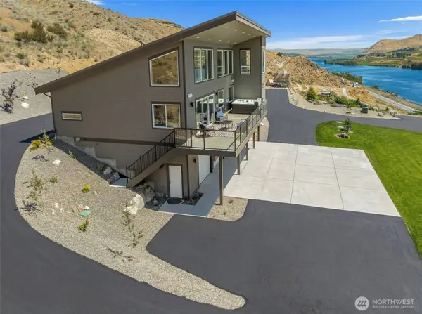 44 Osprey Nest RD, Pateros, WA 98846