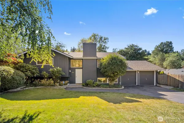 3411 77th PL SE, Mercer Island, WA 98040
