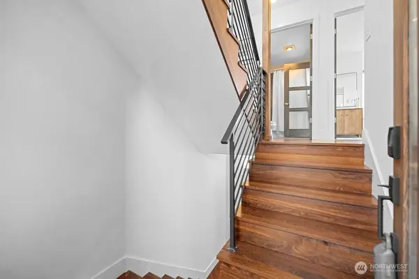 3026 SW Avalon WAY #A, Seattle, WA 98126