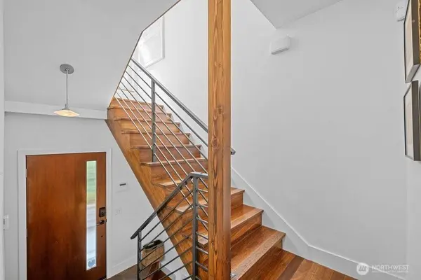 3026 SW Avalon WAY #A, Seattle, WA 98126
