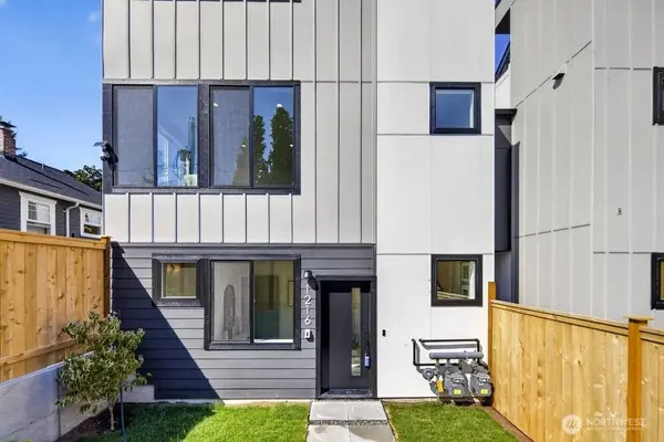 1216 NE 100th ST, Seattle, WA 98125