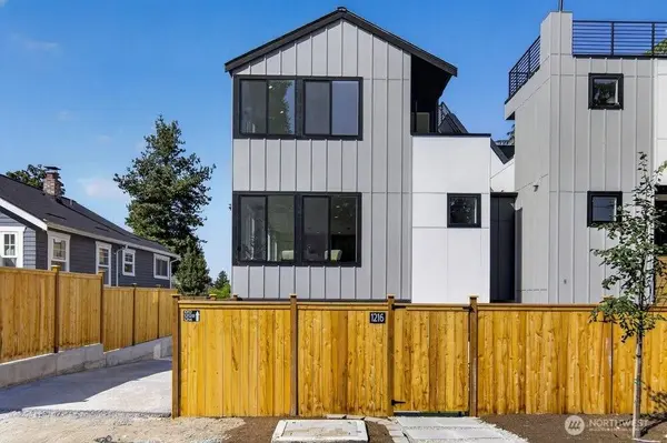 1216 NE 100th ST, Seattle, WA 98125