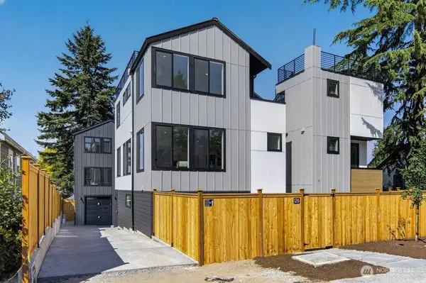 1216 NE 100th ST