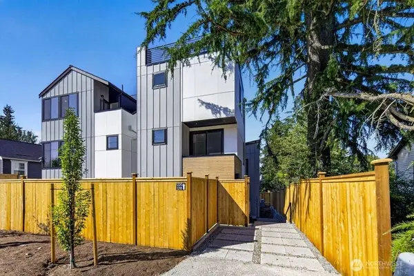 1218 NE 100th ST, Seattle, WA 98102