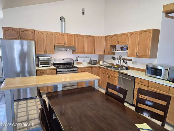 6155 Herman ST, Barrow, AK 99723