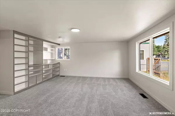 6600 E 8th AVE, Anchorage, AK 99504