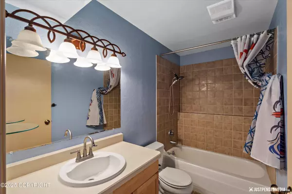 3026 Kerry CIR, Anchorage, AK 99504