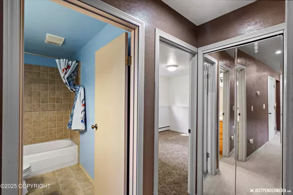 3026 Kerry CIR, Anchorage, AK 99504