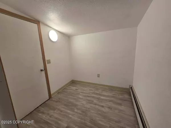 6108 Herman ST, Barrow, AK 99723