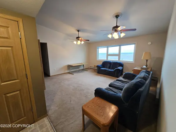 8442 Sanatu ST, Barrow, AK 99723