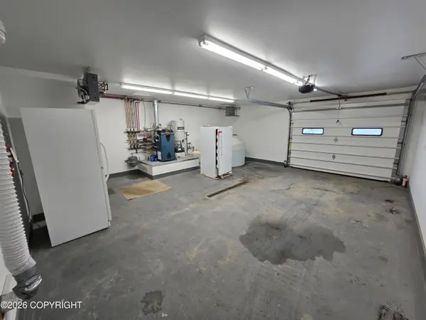 8442 Sanatu ST, Barrow, AK 99723