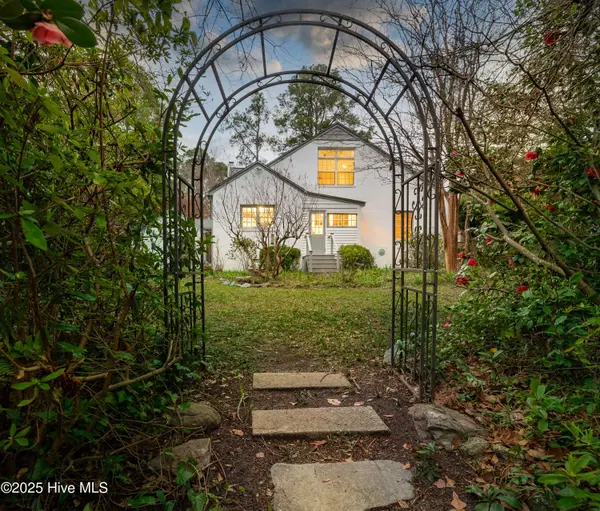 2003 E 5th ST, Greenville, NC 27858