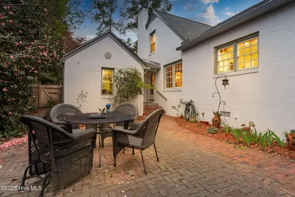 2003 E 5th ST, Greenville, NC 27858