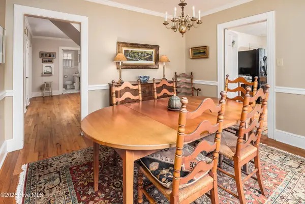 2003 E 5th ST, Greenville, NC 27858