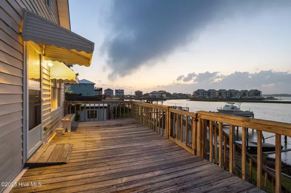 241 Moonlight DR, Atlantic Beach, NC 28512