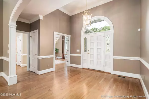 1700 Bloomsbury RD, Greenville, NC 27858