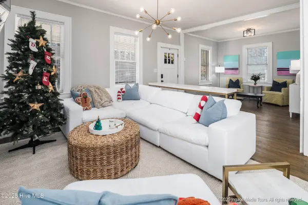 807 E 3rd ST, Greenville, NC 27858