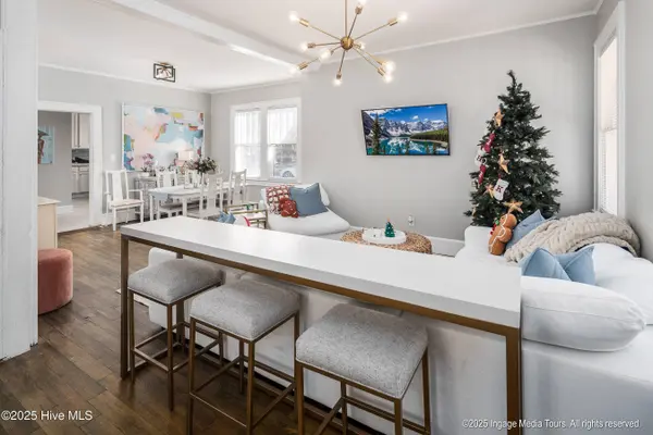 807 E 3rd ST, Greenville, NC 27858