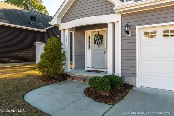 825 Jade LN, Winterville, NC 28590