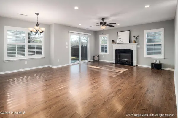 825 Jade LN, Winterville, NC 28590