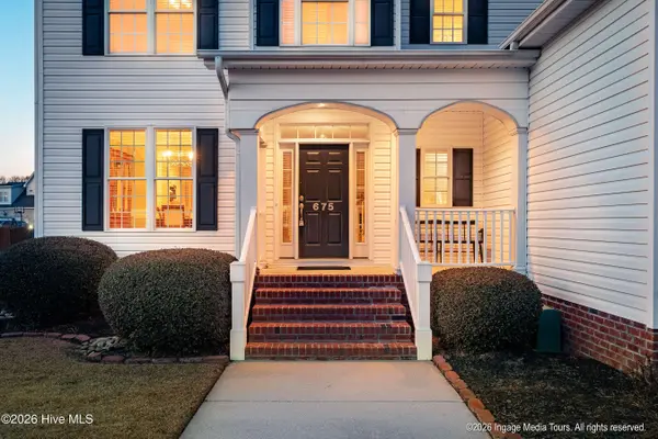 675 Stillwater DR, Winterville, NC 28590