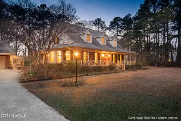 1296 Worthington LN, Greenville, NC 27858