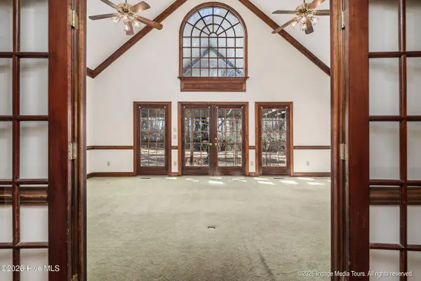 1296 Worthington LN, Greenville, NC 27858