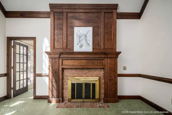 1296 Worthington LN, Greenville, NC 27858