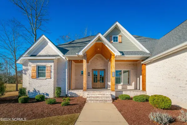 2841 Landing CIR, Grimesland, NC 27837