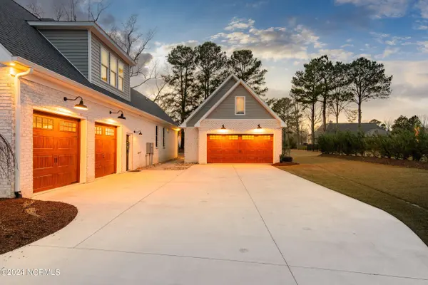 2841 Landing CIR, Grimesland, NC 27837