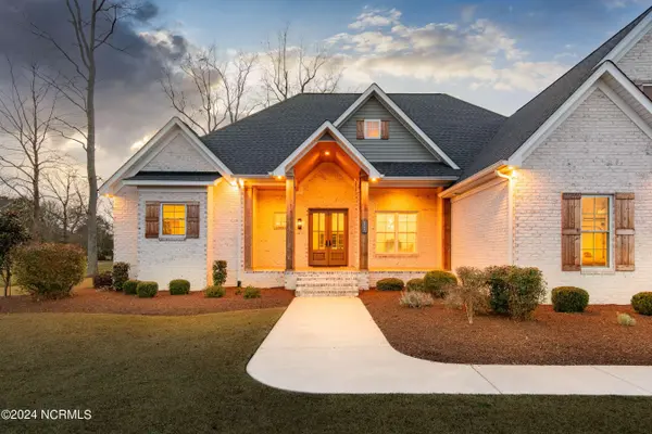 2841 Landing CIR, Grimesland, NC 27837