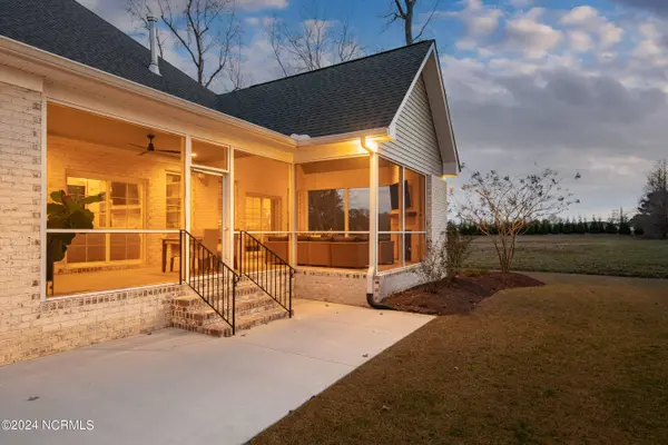 2841 Landing CIR, Grimesland, NC 27837