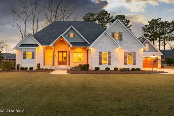 2841 Landing CIR, Grimesland, NC 27837