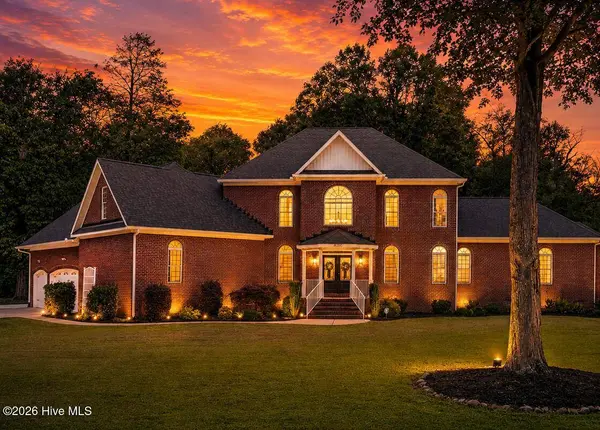 4000 Sterling Trace DR, Winterville, NC 28590