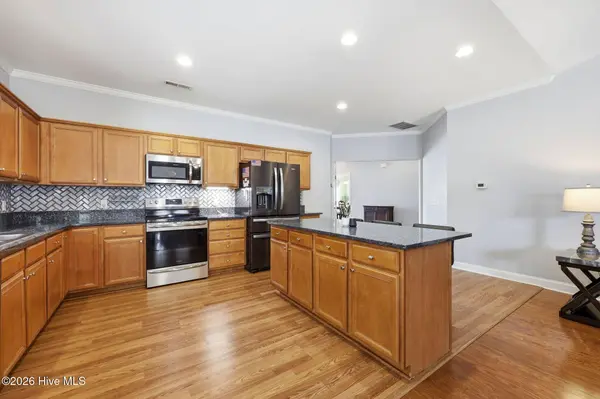 932 Dearborn CT, Winterville, NC 28590