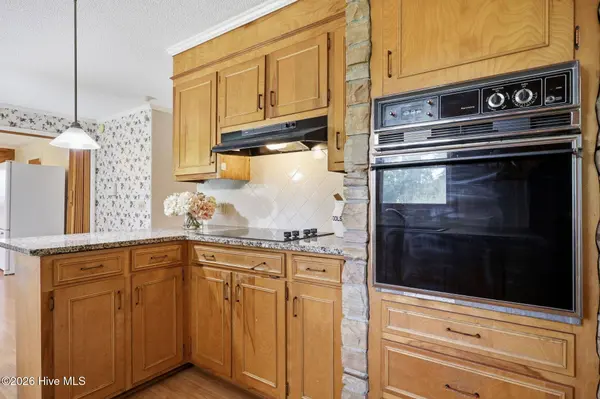 1020 Longshore DR, Snow Hill, NC 28580