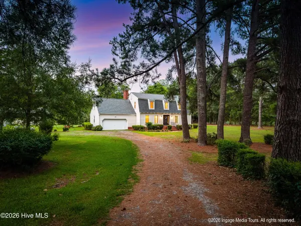 696 Laurie Ellis RD, Winterville, NC 28590