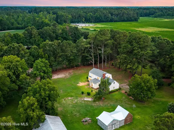 696 Laurie Ellis RD, Winterville, NC 28590