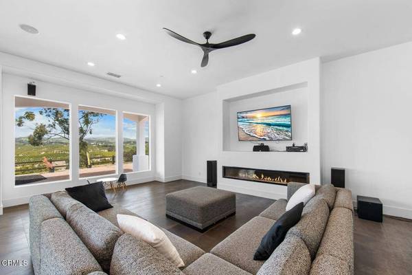 5927 St Maarten DR, Moorpark, CA 93021