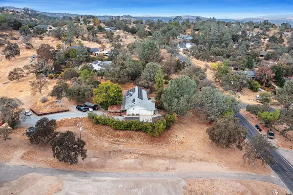 Coarsegold, CA 93614-9182,30674 Titan Dr