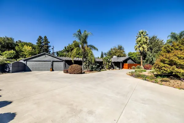 5821 E Rancho DR, Fresno, CA 93727