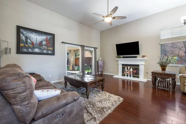 9710 N Price AVE, Fresno, CA 93720