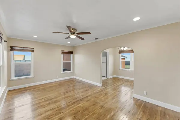 3070 E Peralta WAY, Fresno, CA 93703