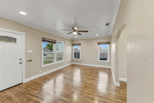 3070 E Peralta WAY, Fresno, CA 93703