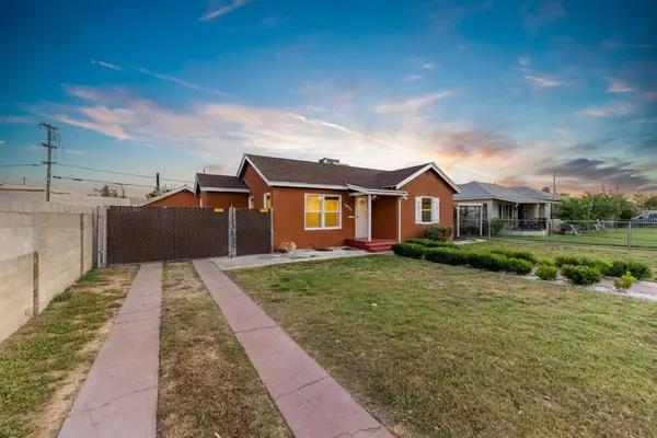 3070 E Peralta WAY, Fresno, CA 93703