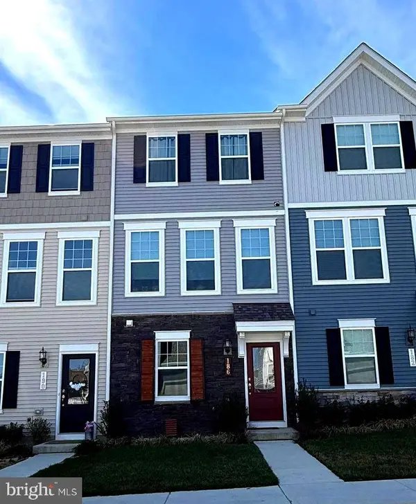 186 COOLIDGE AVE, Ranson, WV 25438