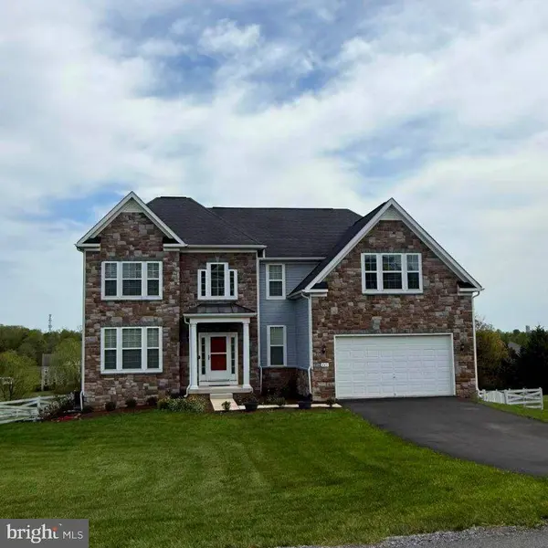 445 HOLLAND DR, Martinsburg, WV 25403