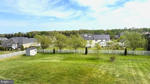 445 HOLLAND DR, Martinsburg, WV 25403
