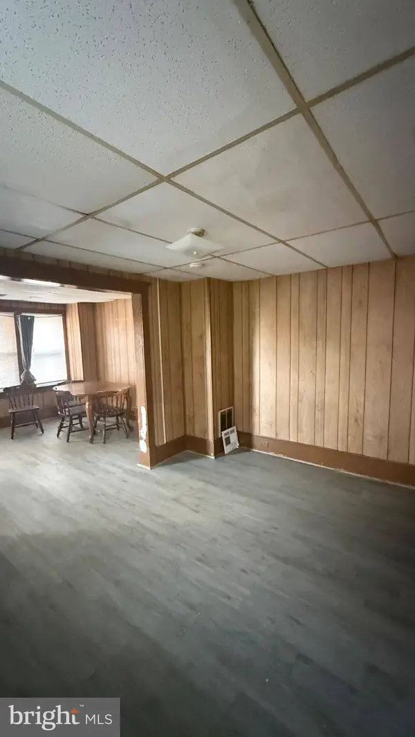 226 N SPRING ST, Martinsburg, WV 25401