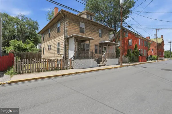 226 N SPRING ST, Martinsburg, WV 25401